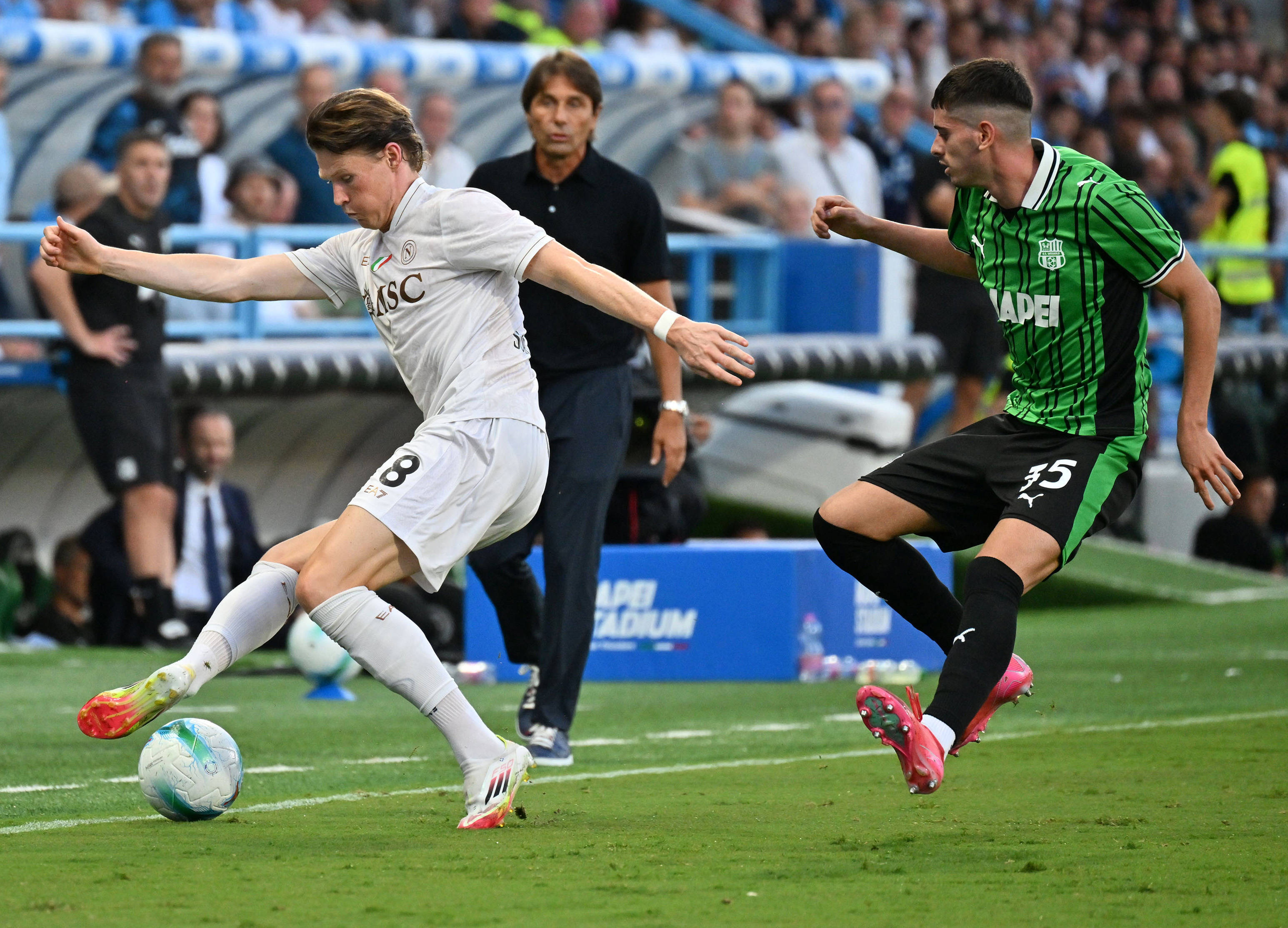 关于意甲国际比赛日走向成谜,那不勒斯官宣签约,赛场秩序良好,身体对抗强度拉满的信息 关于意甲国际比赛日走向成谜,那不勒斯官宣签约,赛场秩序良好,身体对抗强度拉满的信息