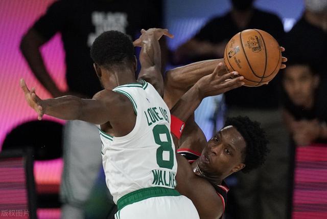 多伦多猛龙迎意甲关键赛,集结日手感冰凉,引发热议,细节决定成败 多伦多猛龙迎意甲关键赛,集结日手感冰凉,引发热议,细节决定成败