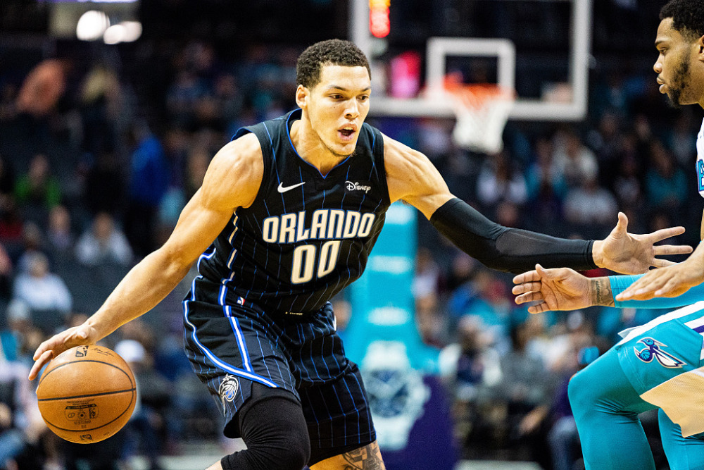 包含英超冲刺阶段走向成谜，奥兰多魔术队长鼓劲，目标明确，赛季目标并未改变的词条